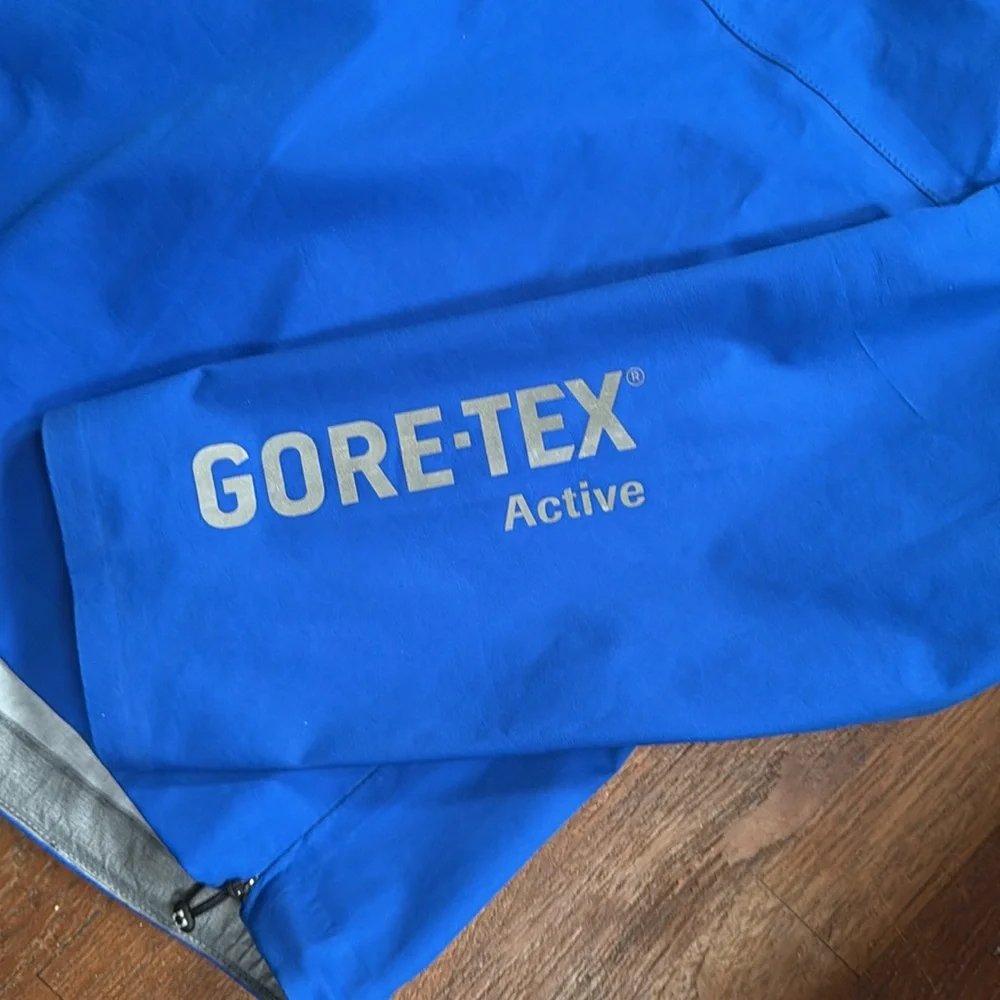 Gore Running GoreTex Active Waterproof Pullover - Picture 2 of 10